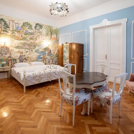 Aesthetic Pleasure - Central Downtown Apartments Oradea Luaran gambar