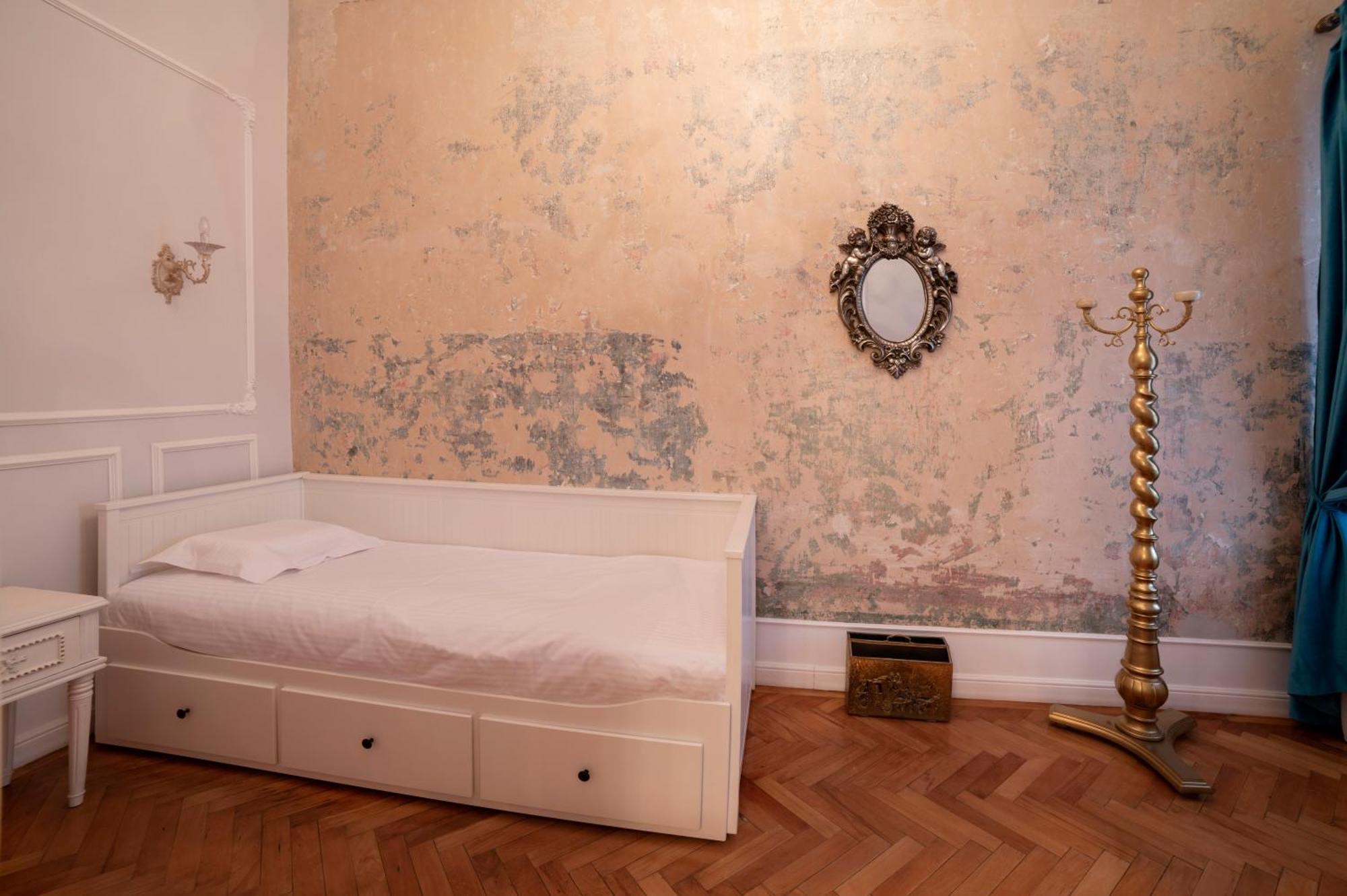 Aesthetic Pleasure - Central Downtown Apartments Oradea Luaran gambar