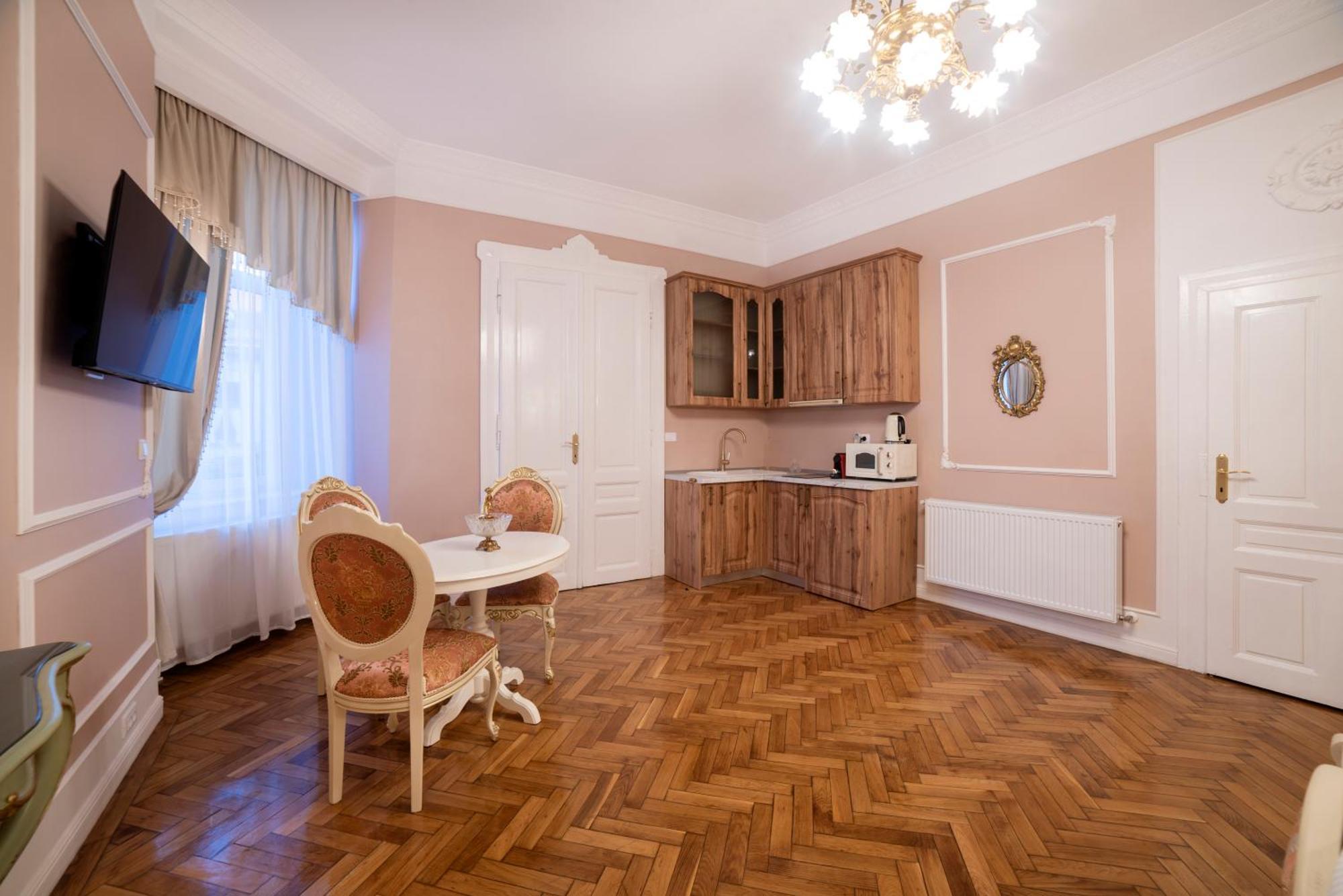 Aesthetic Pleasure - Central Downtown Apartments Oradea Luaran gambar
