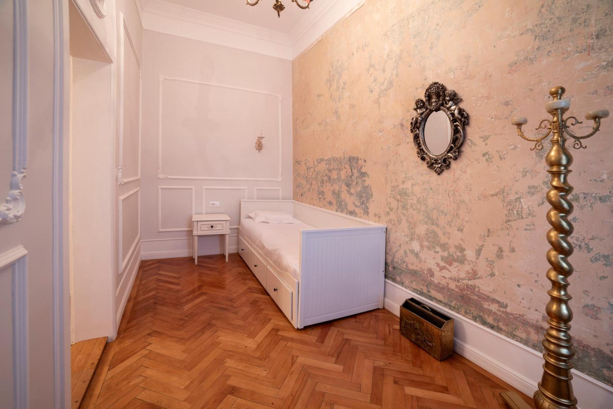 Aesthetic Pleasure - Central Downtown Apartments Oradea Luaran gambar